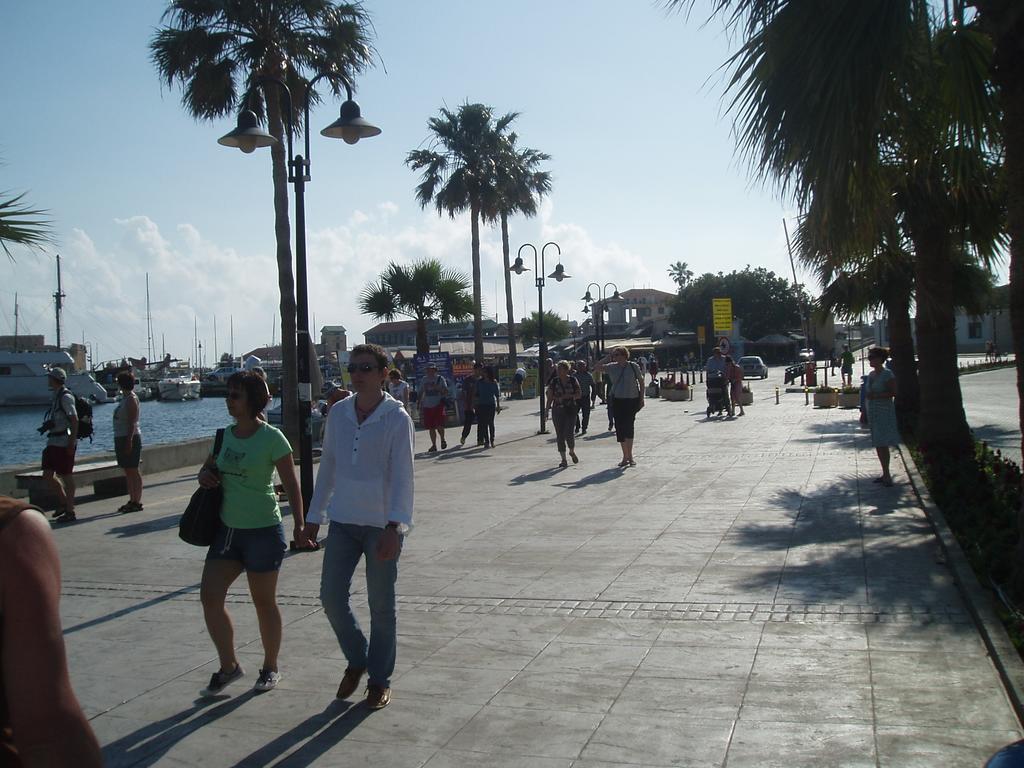 Hesperides Gardens Villa Paphos ภายนอก รูปภาพ