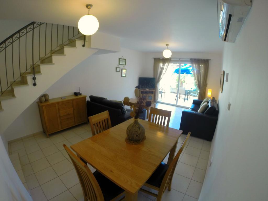 Hesperides Gardens Villa Paphos ภายนอก รูปภาพ