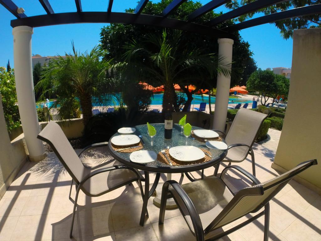 Hesperides Gardens Villa Paphos ภายนอก รูปภาพ
