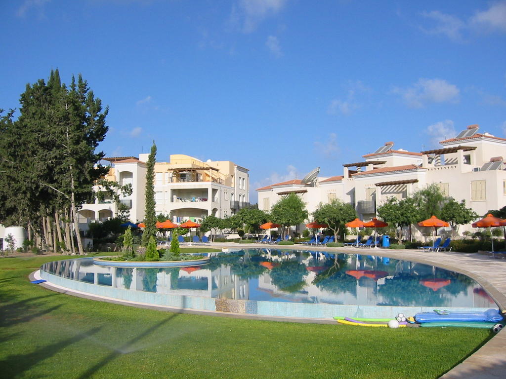 Hesperides Gardens Villa Paphos ภายนอก รูปภาพ