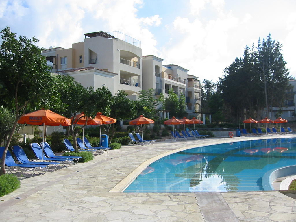 Hesperides Gardens Villa Paphos ภายนอก รูปภาพ